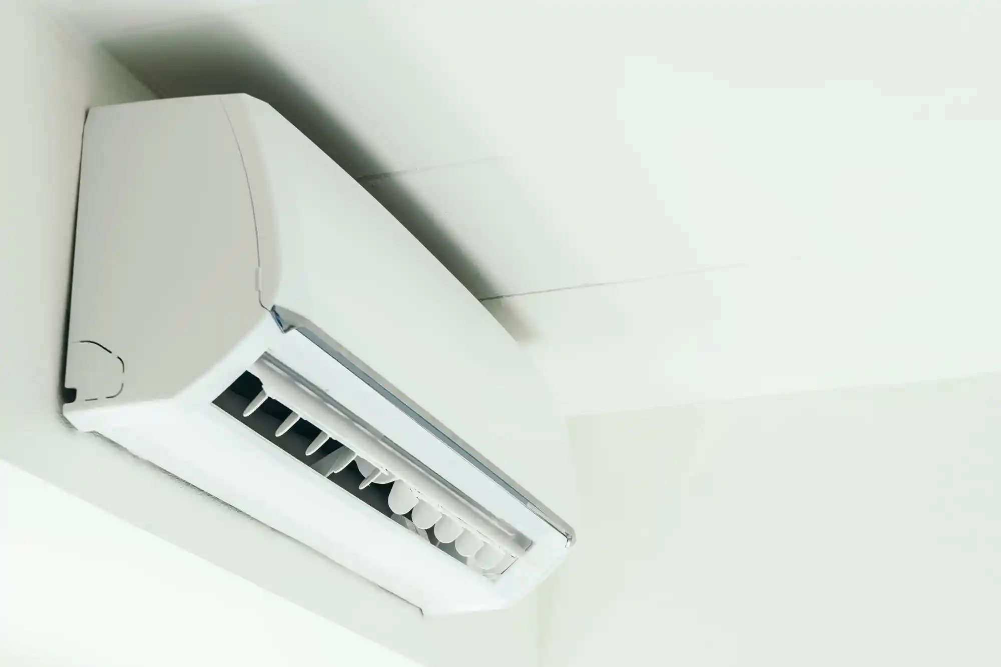 DUCTLESS MINI-SPLIT SYSTEMS